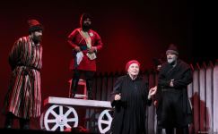 В Баку состоялась премьера спектакля "Капитанская дочка" – восстание, любовь, измена… (ФОТО)