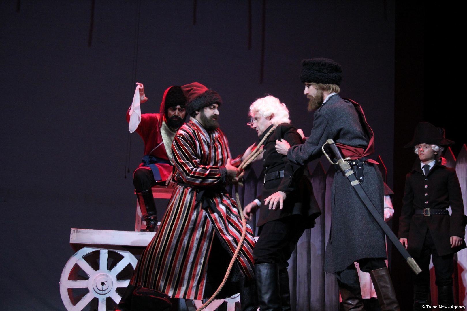 В Баку состоялась премьера спектакля "Капитанская дочка" – восстание, любовь, измена… (ФОТО)
