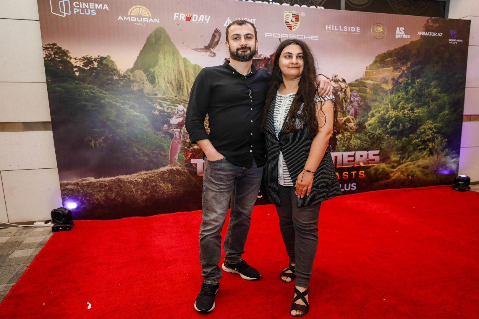 Новая часть фантастического боевика "Трансформеры" уже в Баку (ФОТО/ВИДЕО)