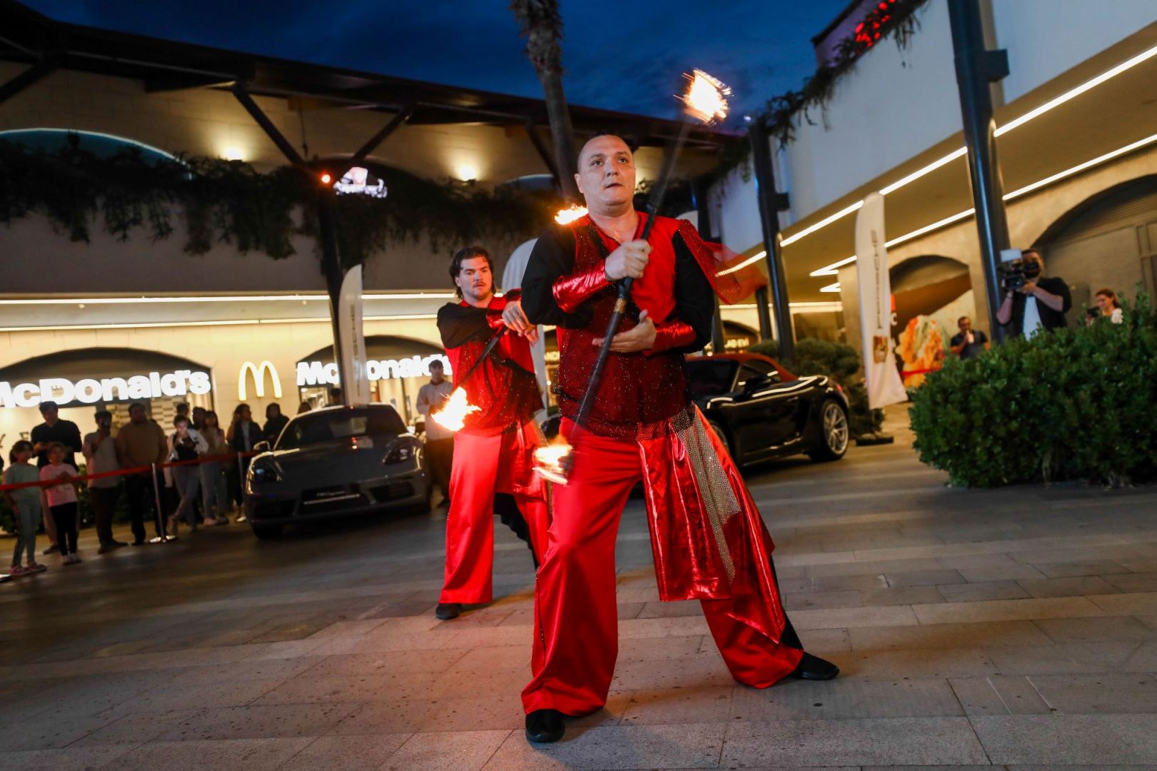 Новая часть фантастического боевика "Трансформеры" уже в Баку (ФОТО/ВИДЕО)