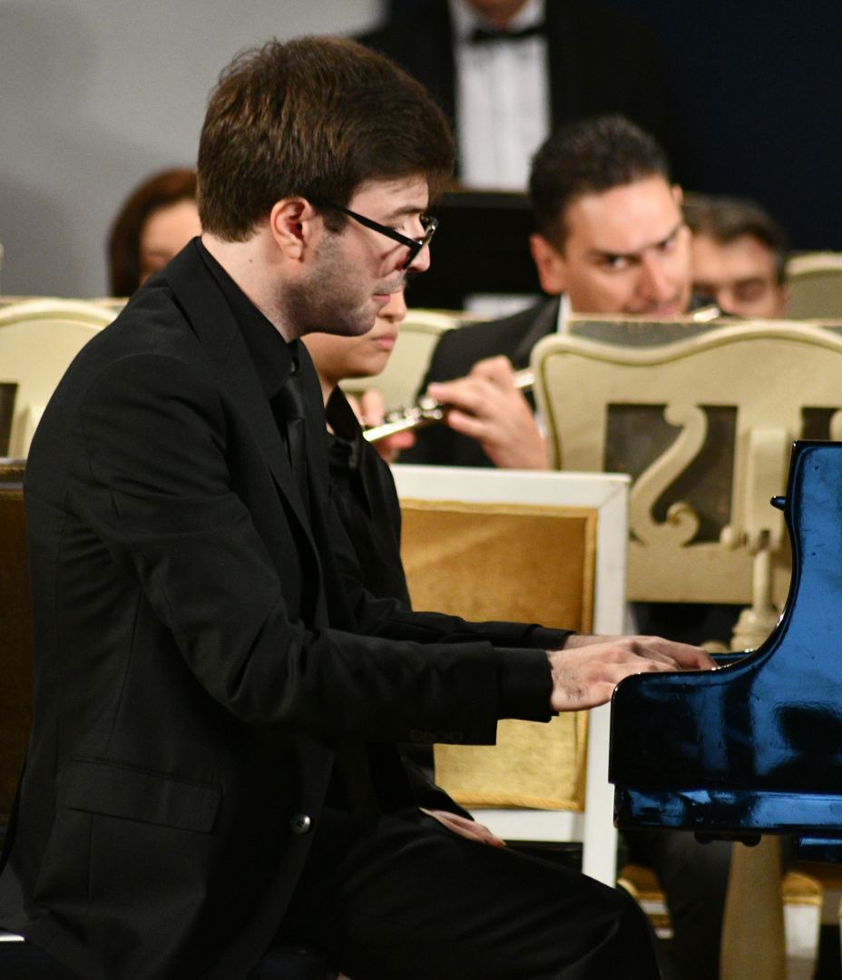 "Жар-птица" в Баку (ФОТО)