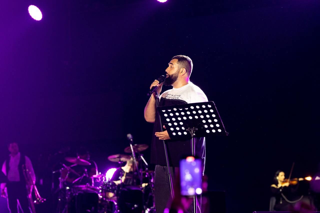 Jah Khalib рассказал о своей супруге-украинке и любви к Азербайджану.  В Sea Breeze Resort открылся сезон летних концертов (ФОТО)