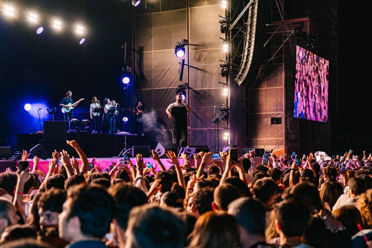 Jah Khalib рассказал о своей супруге-украинке и любви к Азербайджану.  В Sea Breeze Resort открылся сезон летних концертов (ФОТО)