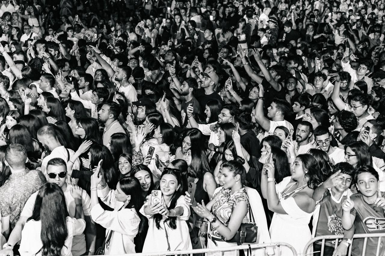 Jah Khalib рассказал о своей супруге-украинке и любви к Азербайджану.  В Sea Breeze Resort открылся сезон летних концертов (ФОТО)