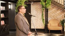 Уютное место в бакинском сквере...  "Максуд навсегда" (ФОТО)