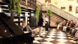 Уютное место в бакинском сквере...  "Максуд навсегда" (ФОТО)