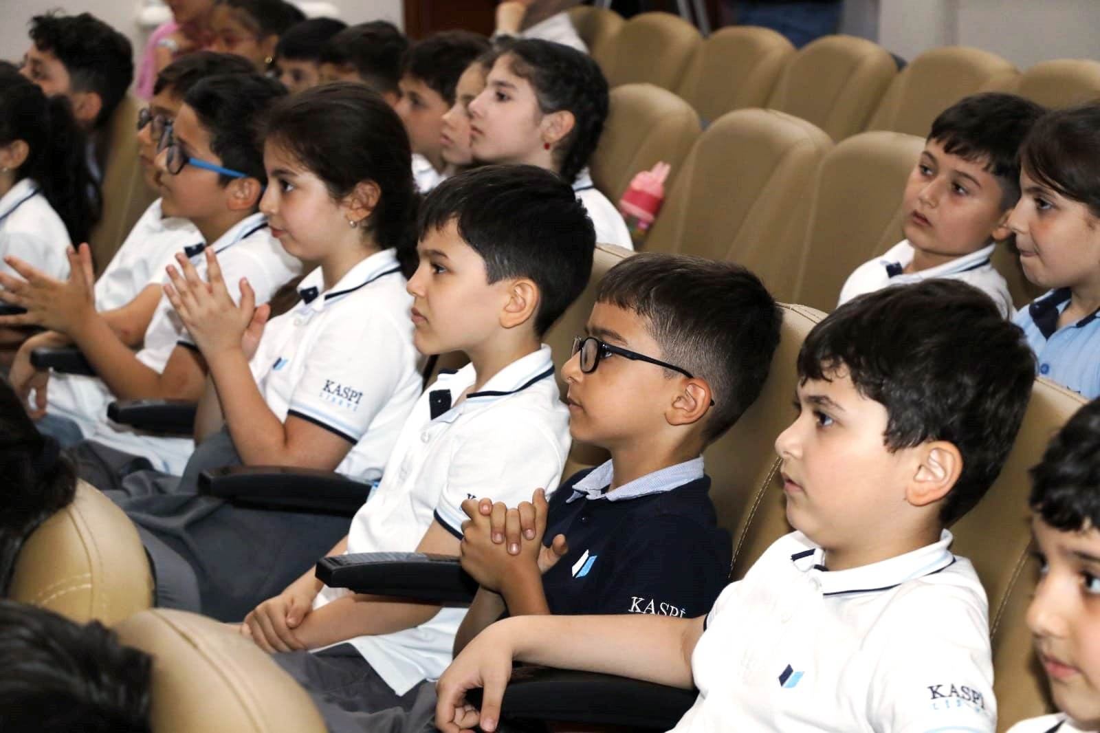 В Баку открылась Неделя кукольных театров (ФОТО)