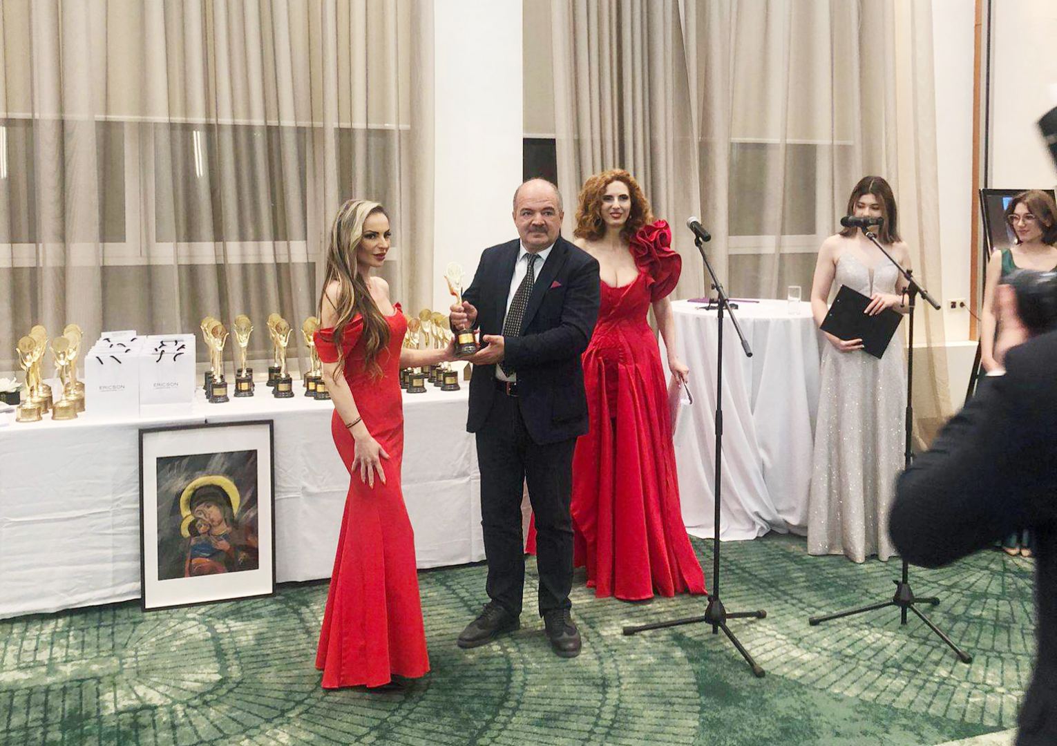 Азербайджанский режиссер награжден премией Golden FEMI Film Festival в Болгарии (ФОТО)