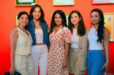 Увлекательное путешествие в мир красоты и фантазии – выставка работ учащихся Leonardo Art School Baku (ФОТО)