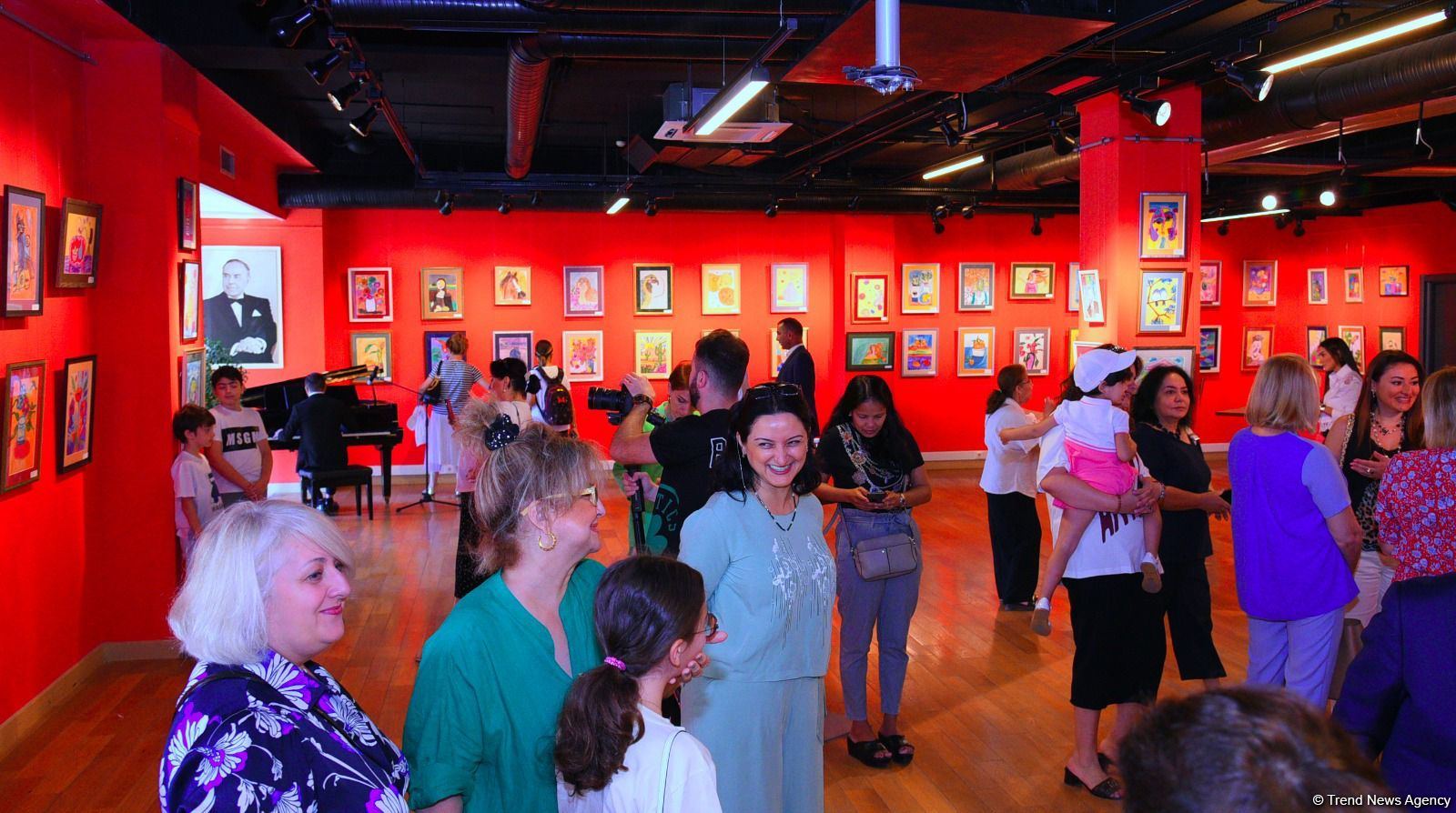 Увлекательное путешествие в мир красоты и фантазии – выставка работ учащихся Leonardo Art School Baku (ФОТО)