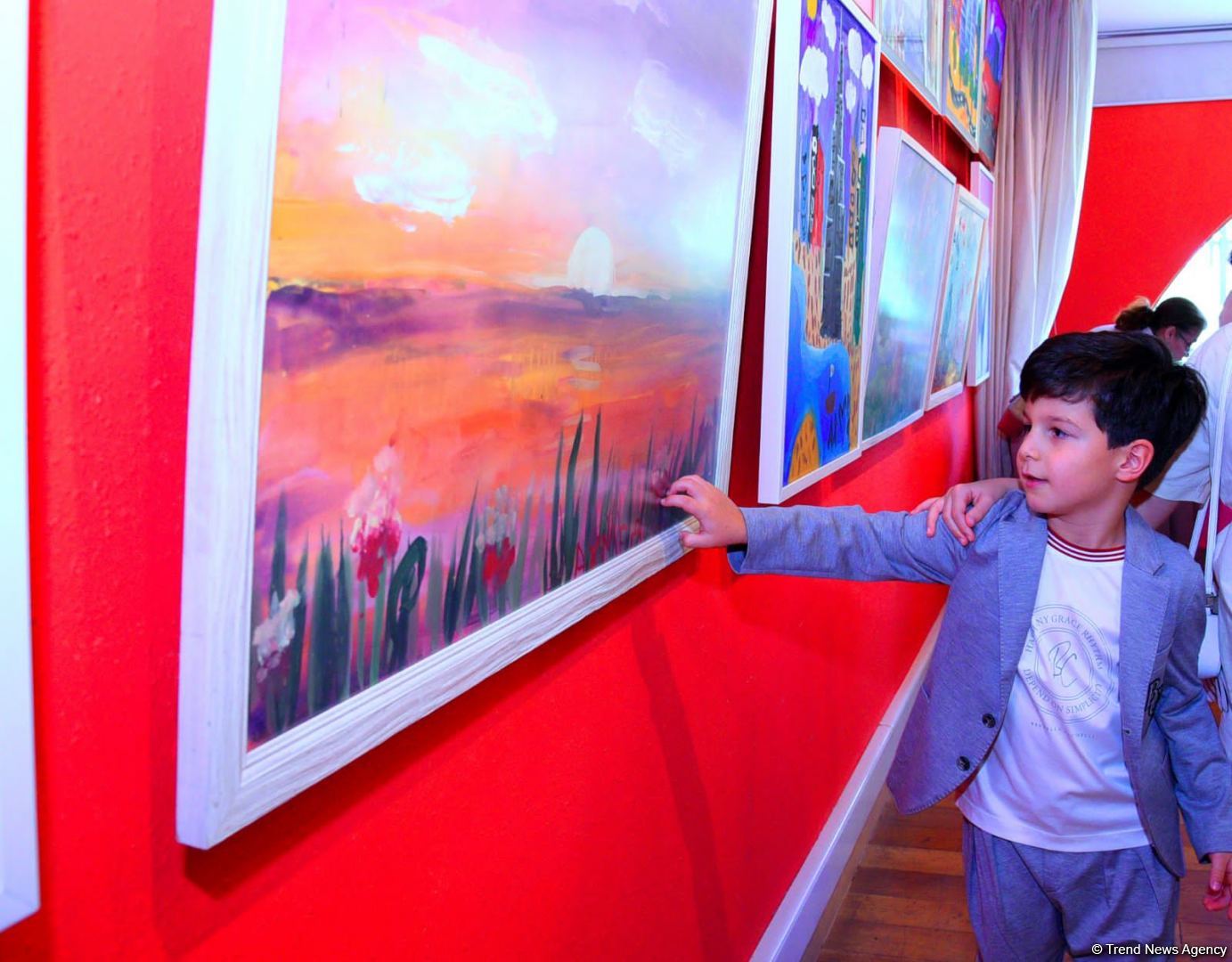 Увлекательное путешествие в мир красоты и фантазии – выставка работ учащихся Leonardo Art School Baku (ФОТО)