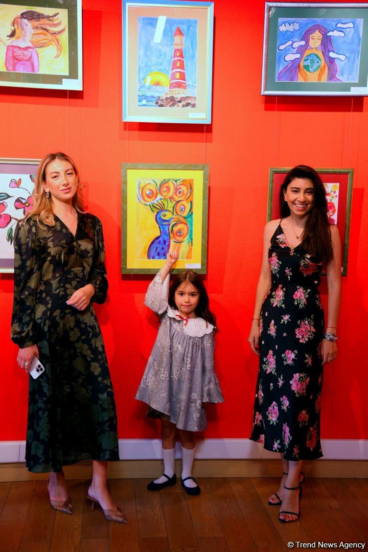 Увлекательное путешествие в мир красоты и фантазии – выставка работ учащихся Leonardo Art School Baku (ФОТО)