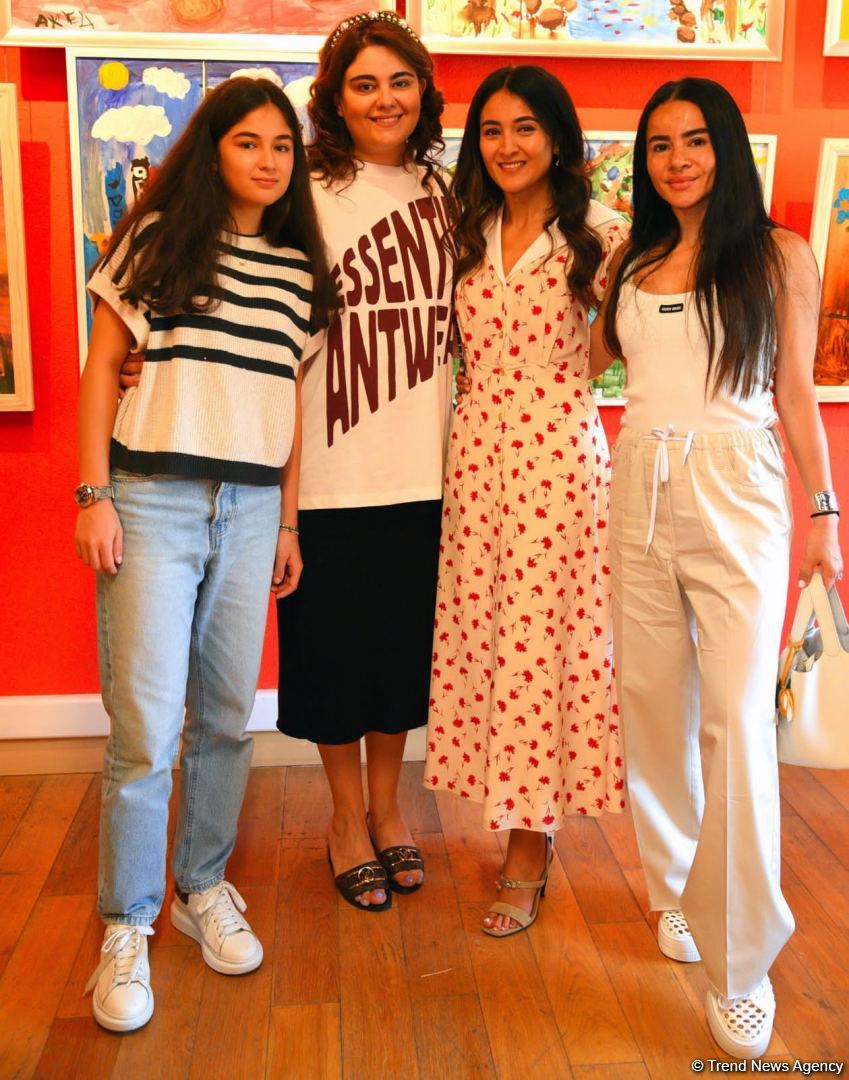 Увлекательное путешествие в мир красоты и фантазии – выставка работ учащихся Leonardo Art School Baku (ФОТО)