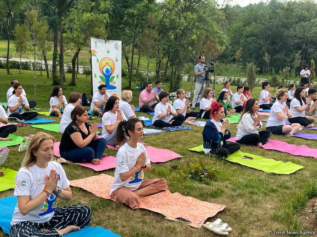 В Шабране прошло мероприятие, посвященное Международному дню йоги (ФОТО)