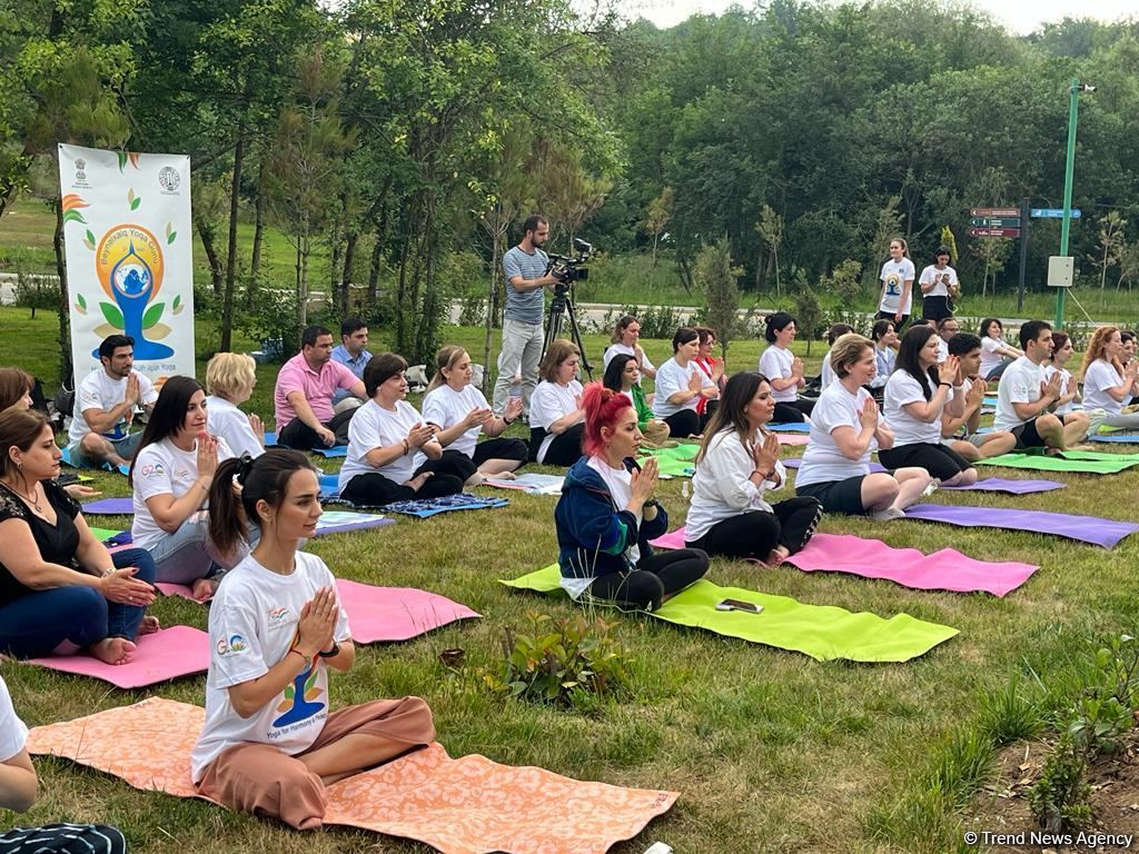 В Шабране прошло мероприятие, посвященное Международному дню йоги (ФОТО)