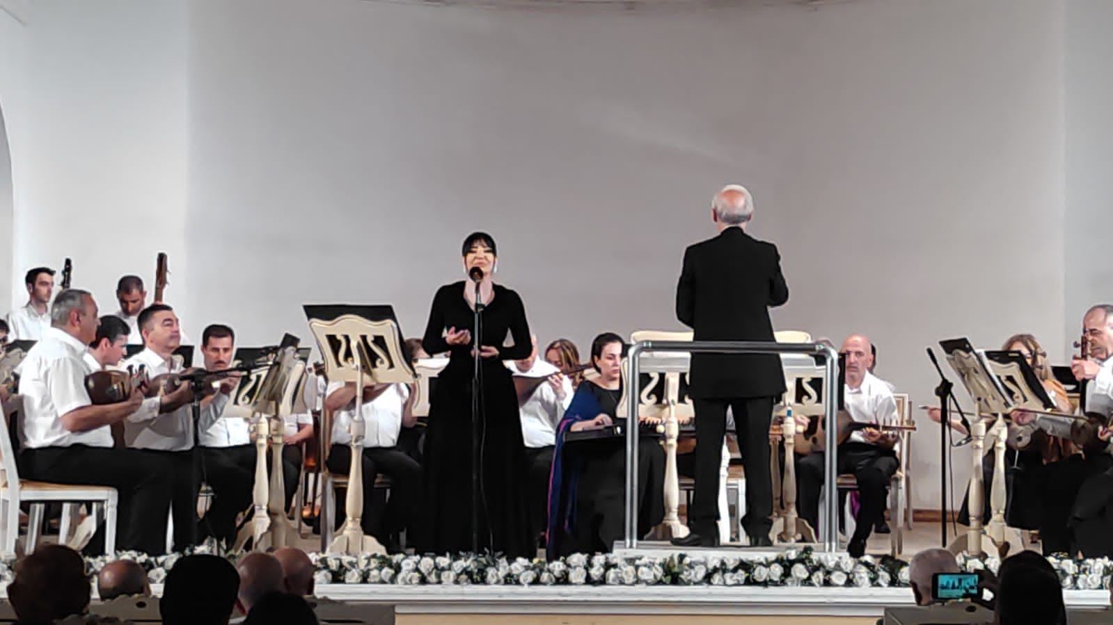 Приятная ностальгия и любимые мелодии – концерт в Баку (ФОТО)