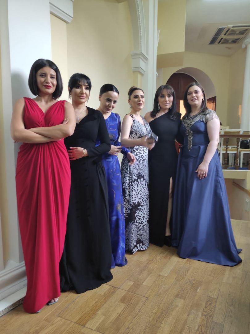 Приятная ностальгия и любимые мелодии – концерт в Баку (ФОТО)