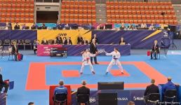 Азербайджанская каратистка с разгромным счетом одержала победу над соперницей из Армении  (ФОТО)