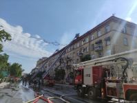 Кадры с места пожара в жилом здании в Баку (ФОТО/ВИДЕО)