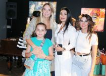 В QGallery состоялось открытие выставки Назрин Аббасовой "В объятиях эмоций"  (ФОТО)