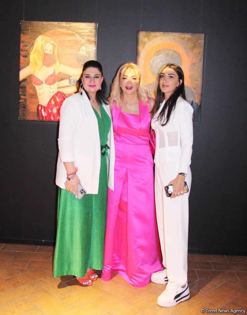 В QGallery состоялось открытие выставки Назрин Аббасовой "В объятиях эмоций"  (ФОТО)