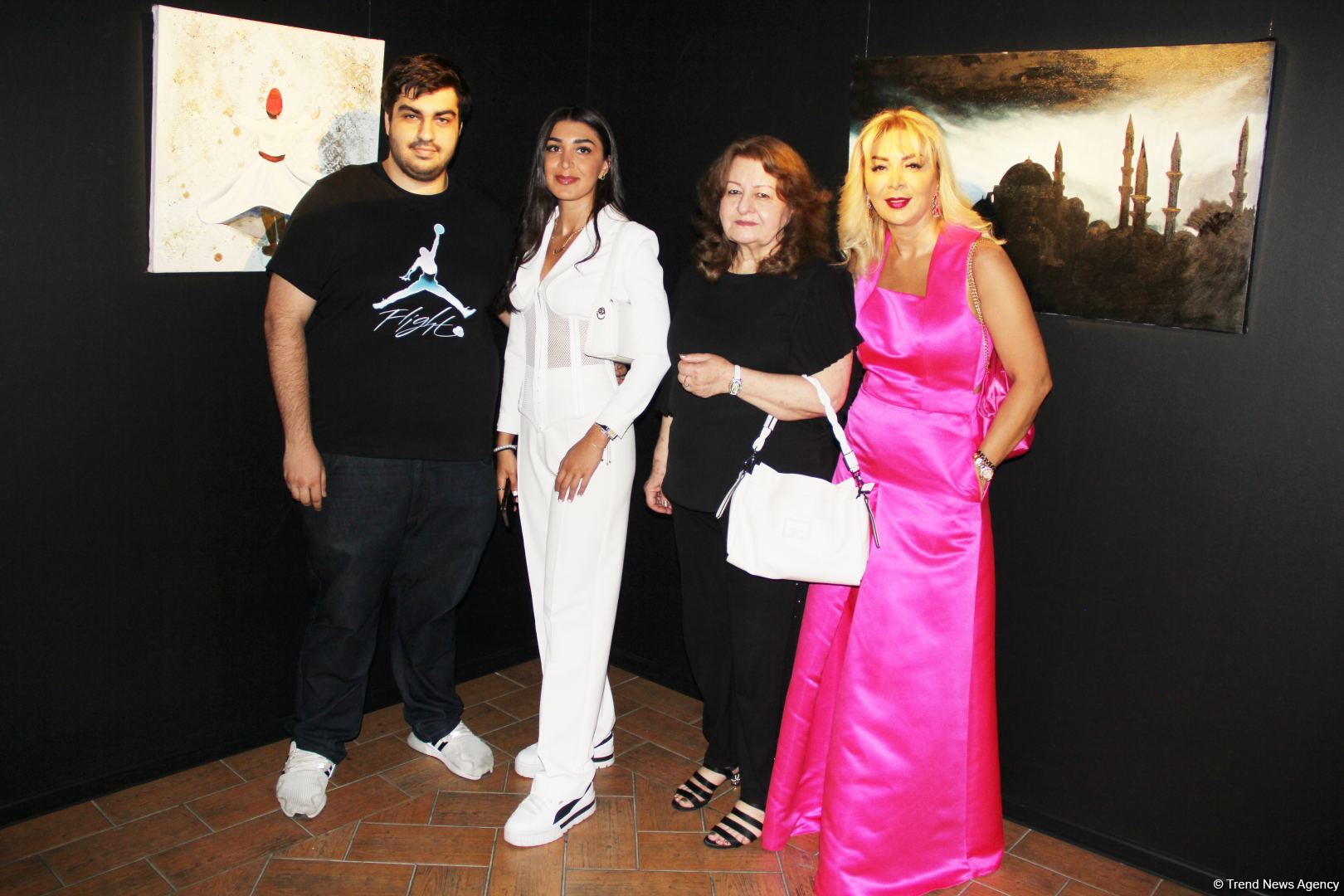 В QGallery состоялось открытие выставки Назрин Аббасовой "В объятиях эмоций"  (ФОТО)