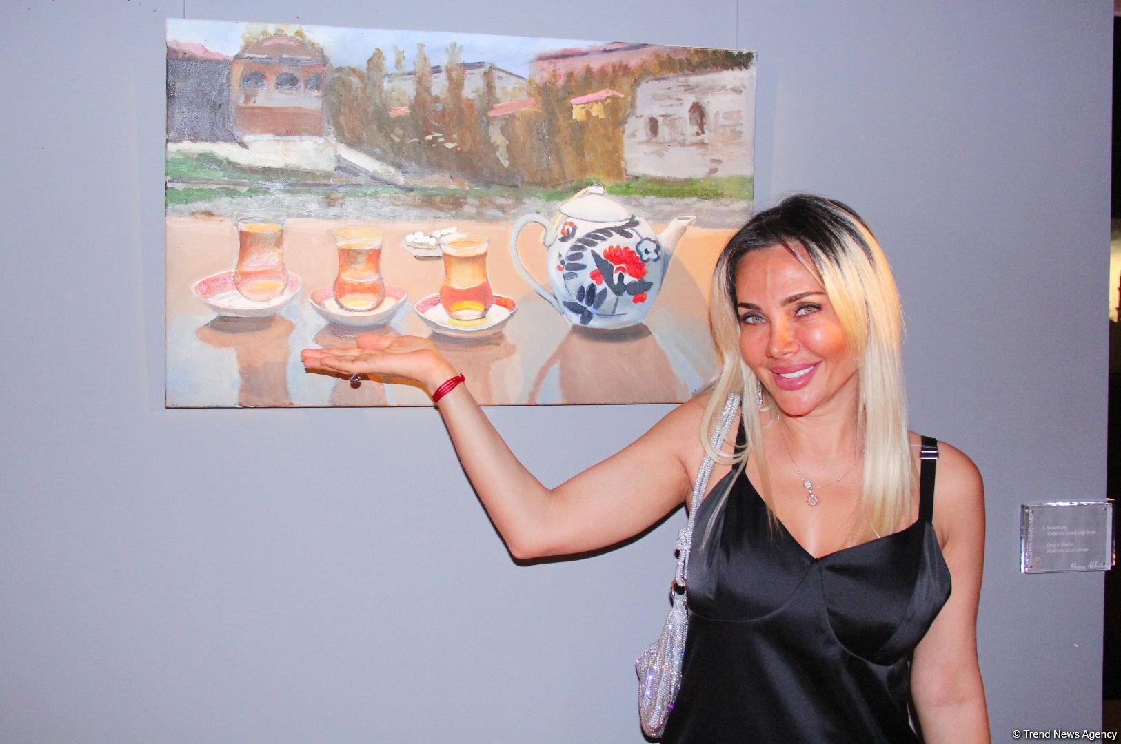 В QGallery состоялось открытие выставки Назрин Аббасовой "В объятиях эмоций"  (ФОТО)