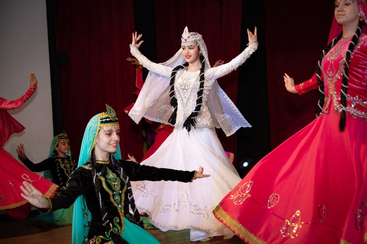 Актеры фильма "Асиф, Васиф, Агасиф" встретились 40 лет спустя – юбилей ансамбля Alov (ВИДЕО, ФОТО)