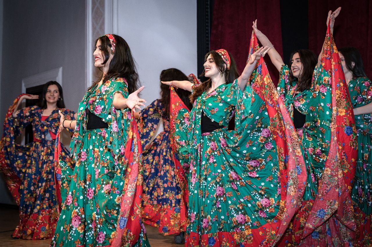 Актеры фильма "Асиф, Васиф, Агасиф" встретились 40 лет спустя – юбилей ансамбля Alov (ВИДЕО, ФОТО)