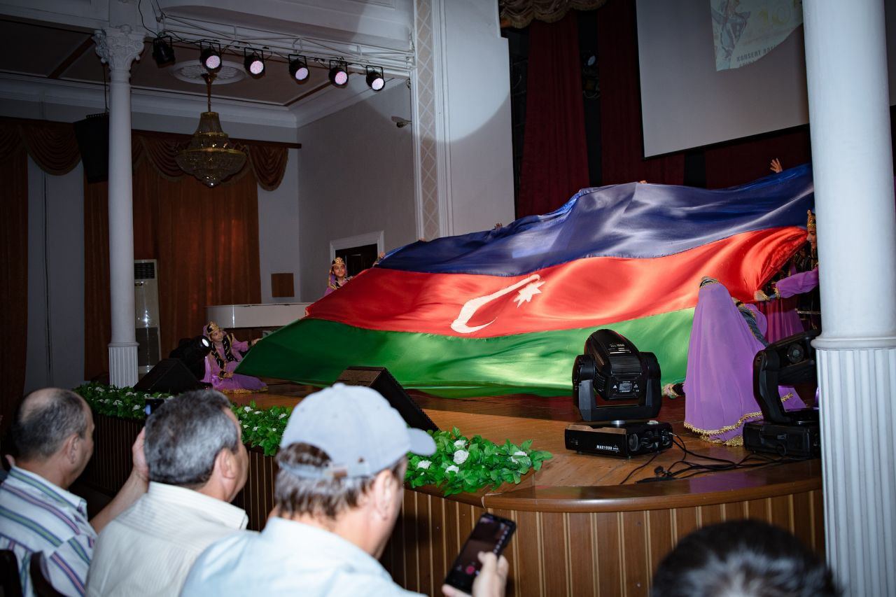 Актеры фильма "Асиф, Васиф, Агасиф" встретились 40 лет спустя – юбилей ансамбля Alov (ВИДЕО, ФОТО)