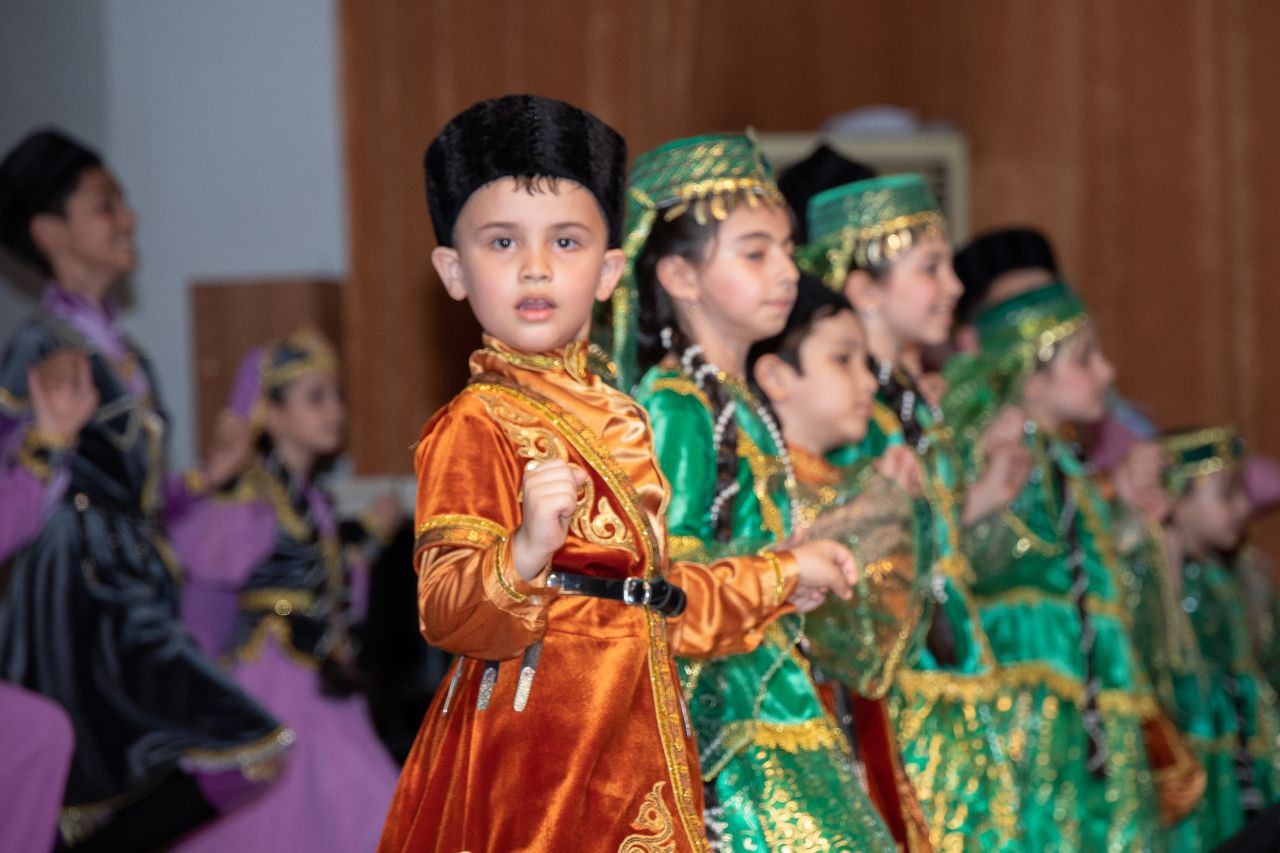 Актеры фильма "Асиф, Васиф, Агасиф" встретились 40 лет спустя – юбилей ансамбля Alov (ВИДЕО, ФОТО)