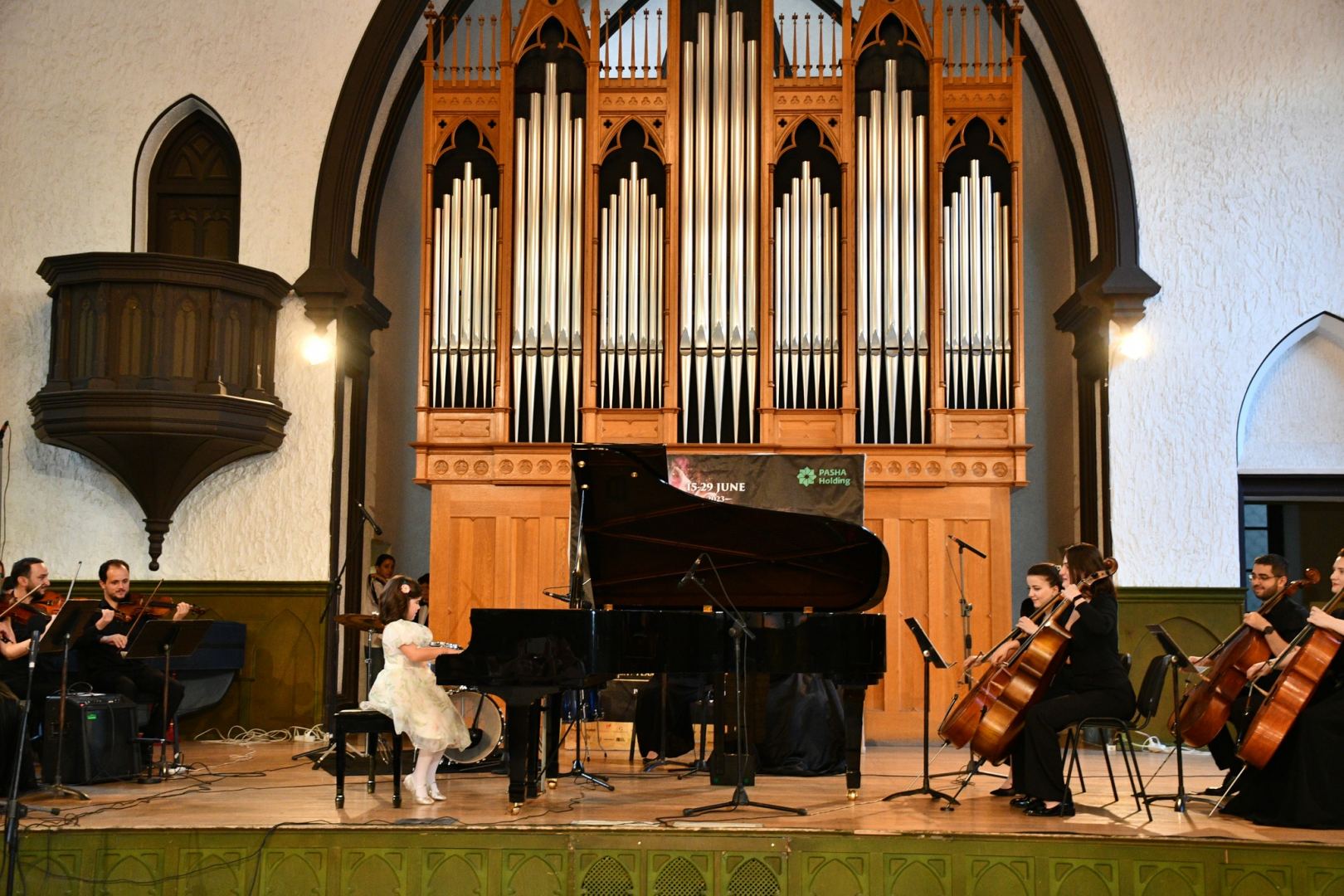 Baku Piano Festival – выступление юных талантов и яркая экспозиция "We are the future" (ВИДЕО/ФОТО)