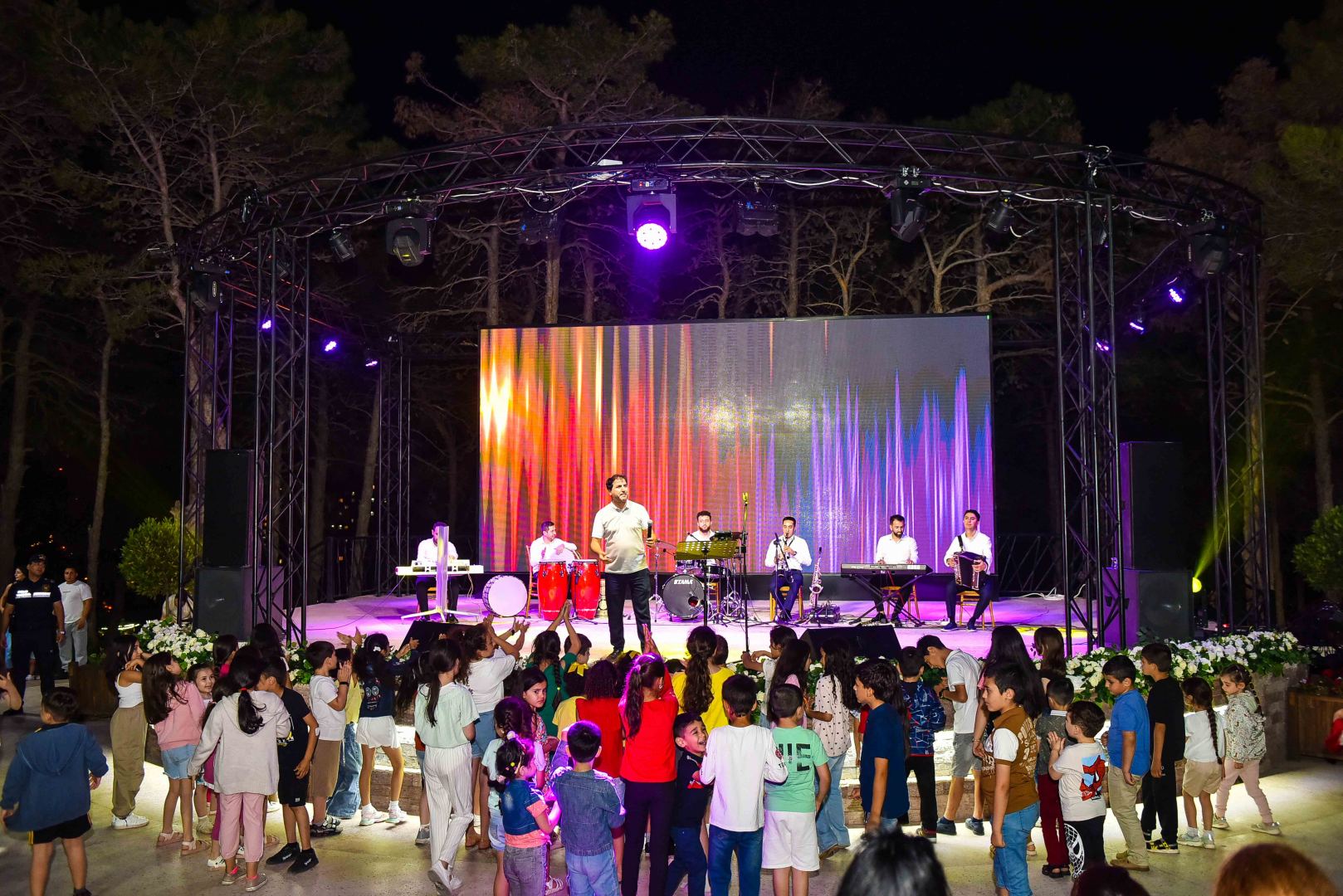 Салим Аббасов выступил в Баку с концертом – красивые и душевные песни (ФОТО)