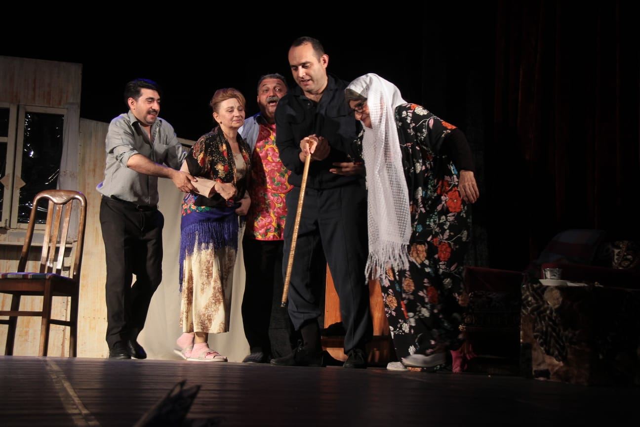 История одной семьи – Сумгайытский театр выступил в Баку (ФОТО)