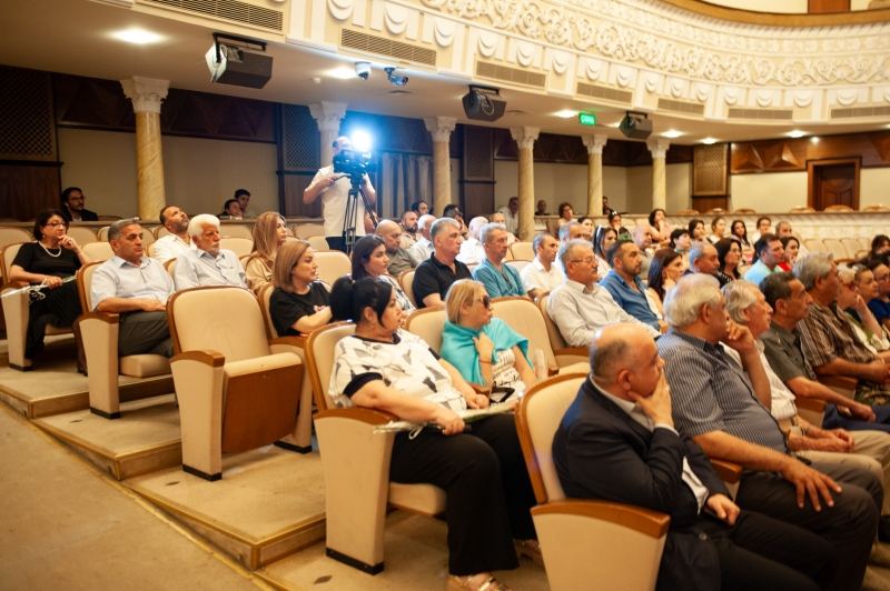 Аздрама завершила 150-й сезон спектаклем "Карабахнаме" (ФОТО)