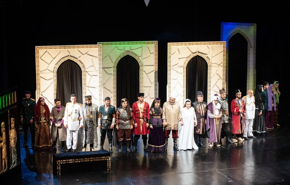 Аздрама завершила 150-й сезон спектаклем "Карабахнаме" (ФОТО)