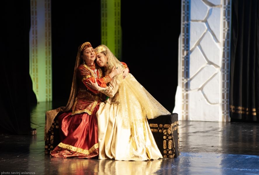 Аздрама завершила 150-й сезон спектаклем "Карабахнаме" (ФОТО)