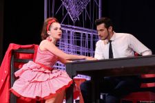 Российские актеры в Баку представили потрясающую новую версию мировой классики "Собака на сене" (ВИДЕО, ФОТО)