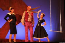 Российские актеры в Баку представили потрясающую новую версию мировой классики "Собака на сене" (ВИДЕО, ФОТО)