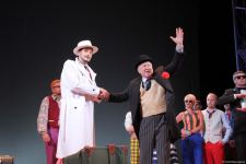 Российские актеры в Баку представили потрясающую новую версию мировой классики "Собака на сене" (ВИДЕО, ФОТО)