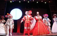 Российские актеры в Баку представили потрясающую новую версию мировой классики "Собака на сене" (ВИДЕО, ФОТО)