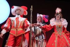 Российские актеры в Баку представили потрясающую новую версию мировой классики "Собака на сене" (ВИДЕО, ФОТО)