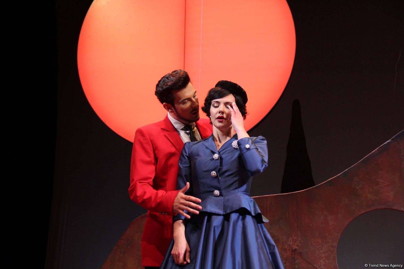 Российские актеры в Баку представили потрясающую новую версию мировой классики "Собака на сене" (ВИДЕО, ФОТО)