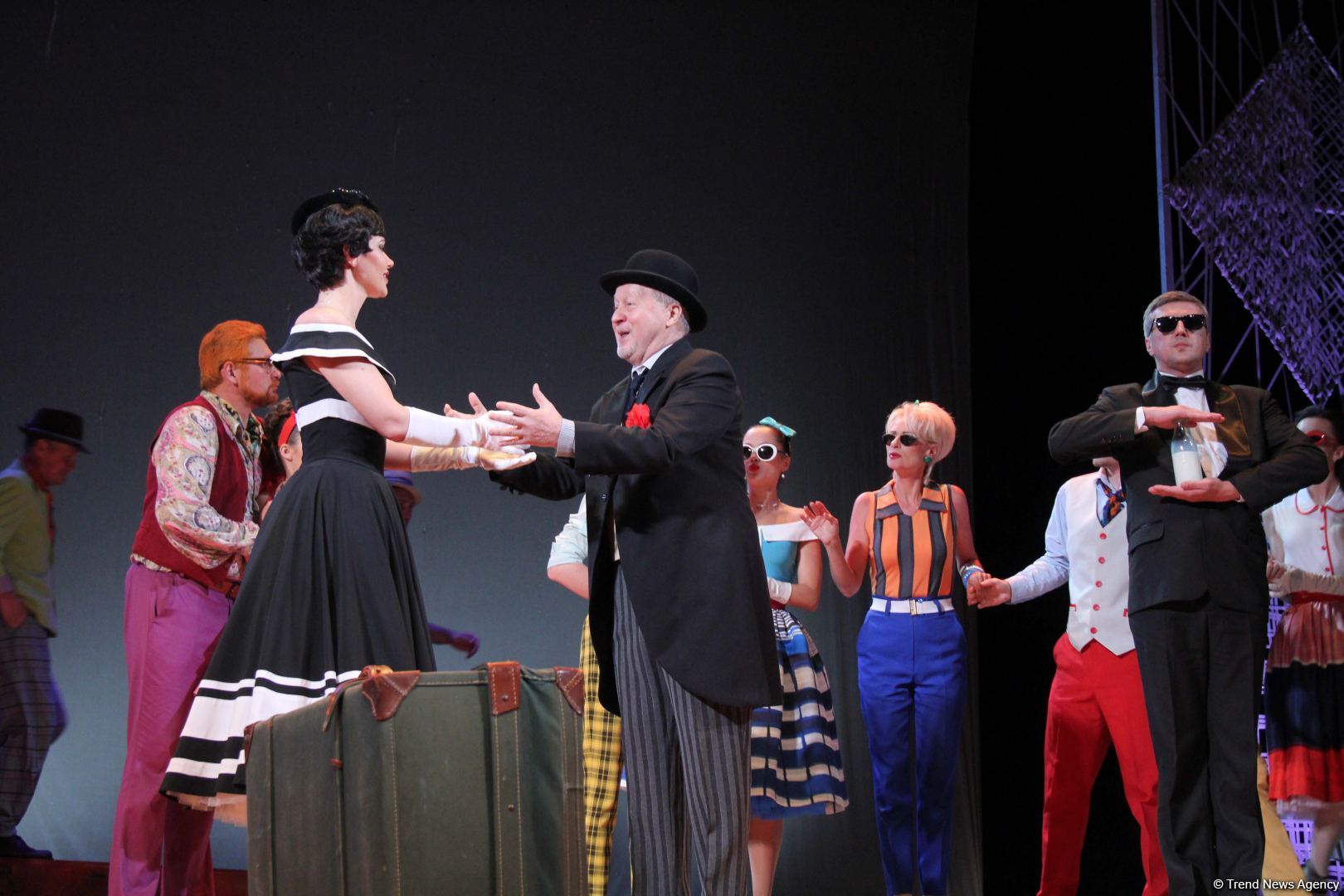 Российские актеры в Баку представили потрясающую новую версию мировой классики "Собака на сене" (ВИДЕО, ФОТО)