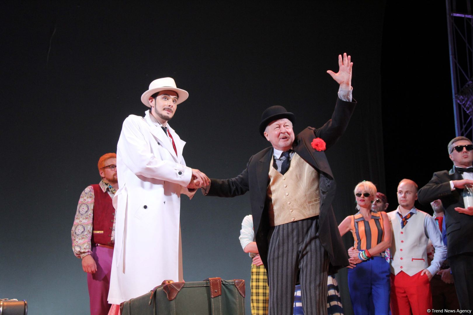 Российские актеры в Баку представили потрясающую новую версию мировой классики "Собака на сене" (ВИДЕО, ФОТО)