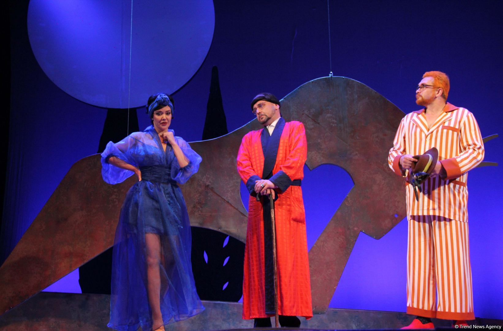 Российские актеры в Баку представили потрясающую новую версию мировой классики "Собака на сене" (ВИДЕО, ФОТО)
