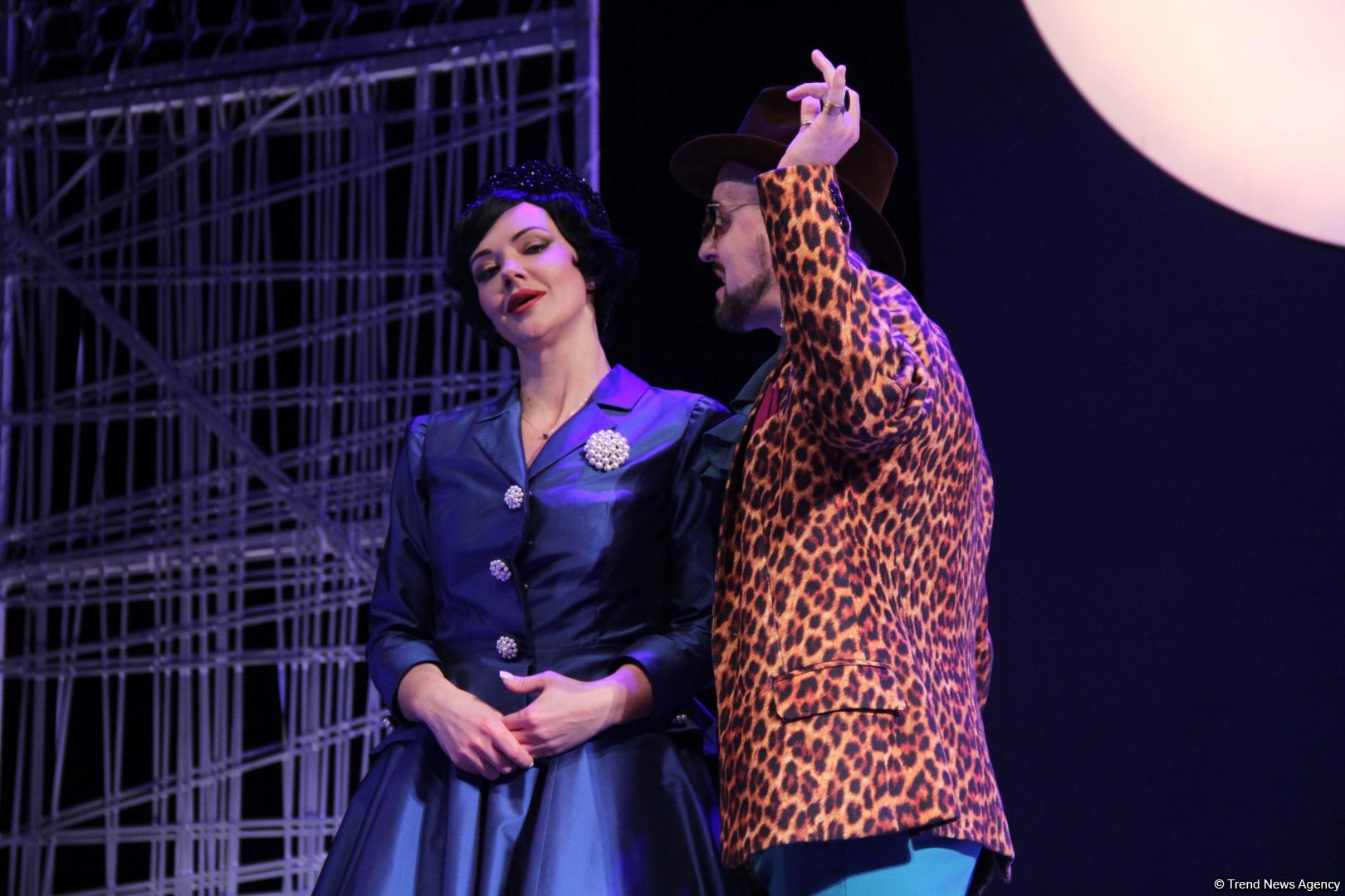 Российские актеры в Баку представили потрясающую новую версию мировой классики "Собака на сене" (ВИДЕО, ФОТО)