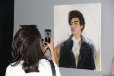 В QGallery открылась выставка Фарах Гаджизаде "Таинство света" (ФОТО)