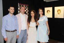 В QGallery открылась выставка Фарах Гаджизаде "Таинство света" (ФОТО)