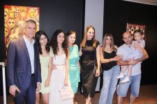 В QGallery открылась выставка Фарах Гаджизаде "Таинство света" (ФОТО)